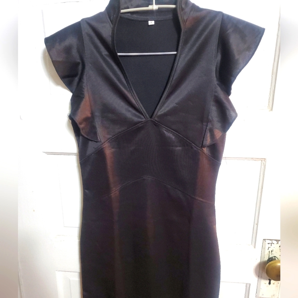 Black V-Neck Bodycon Mini Dress